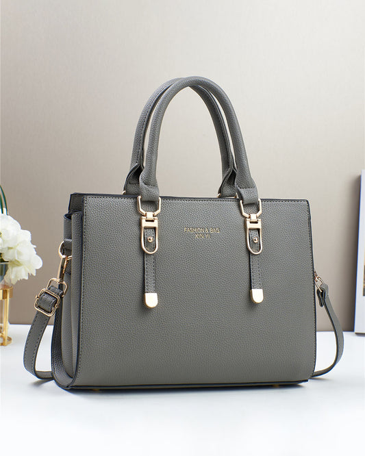 Cartera mediana con detalles en dorado