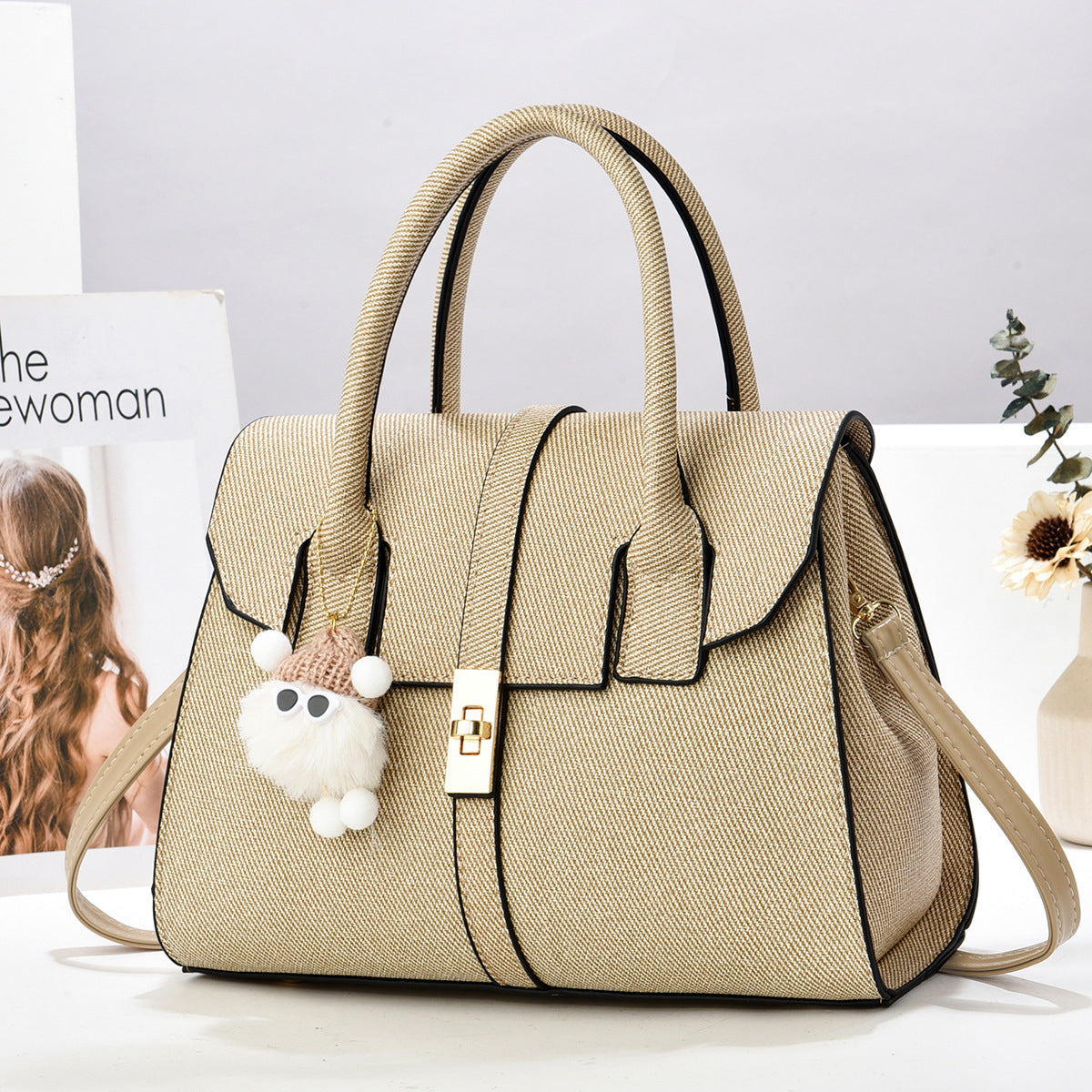Mini cartera con llavero peluche