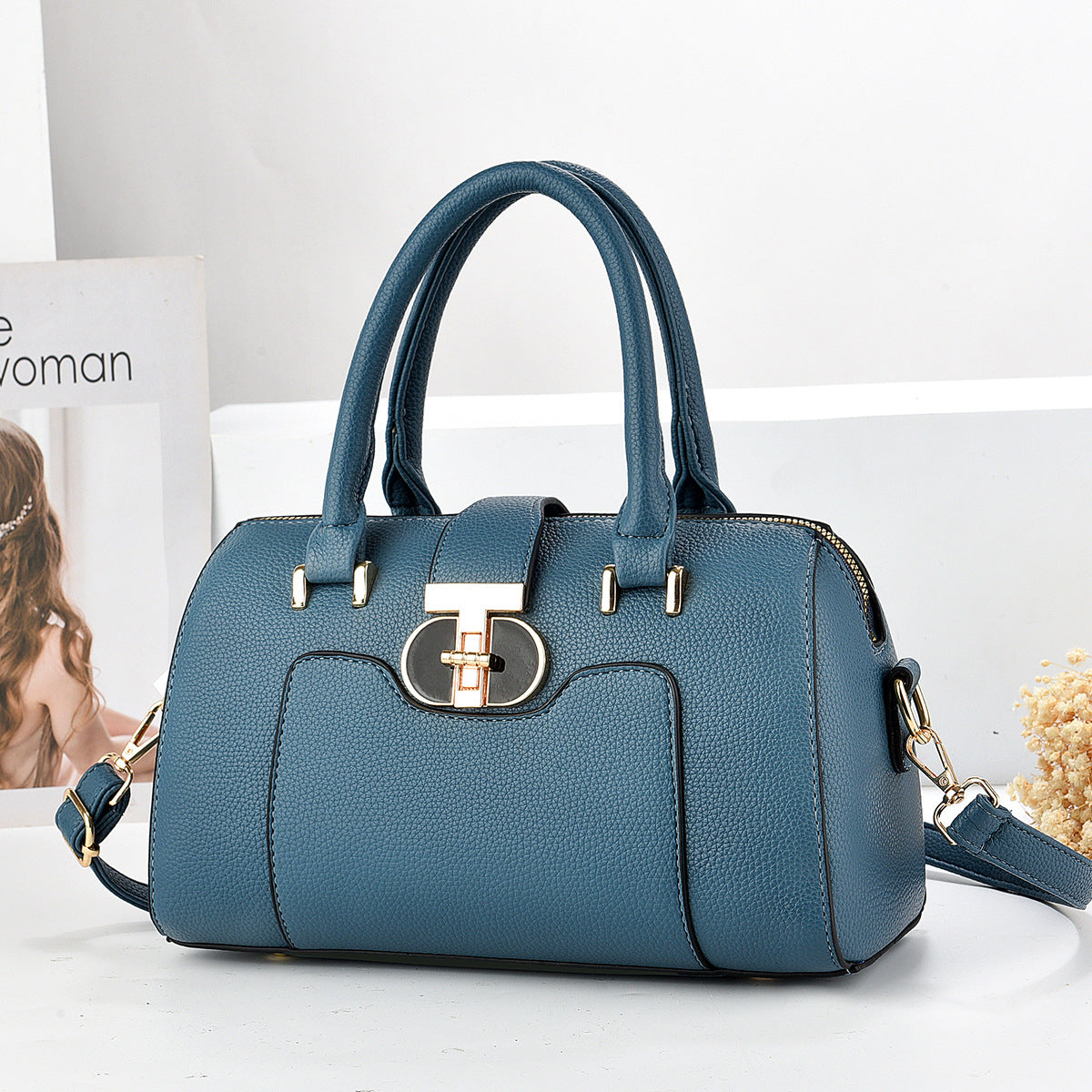 Cartera con forma cilindrica