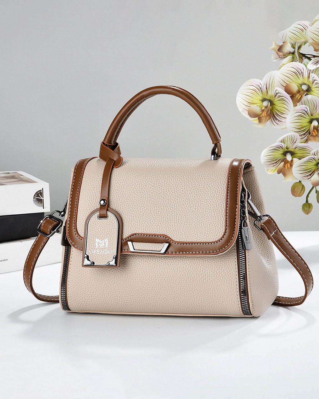 Crossbody color combinado con marron