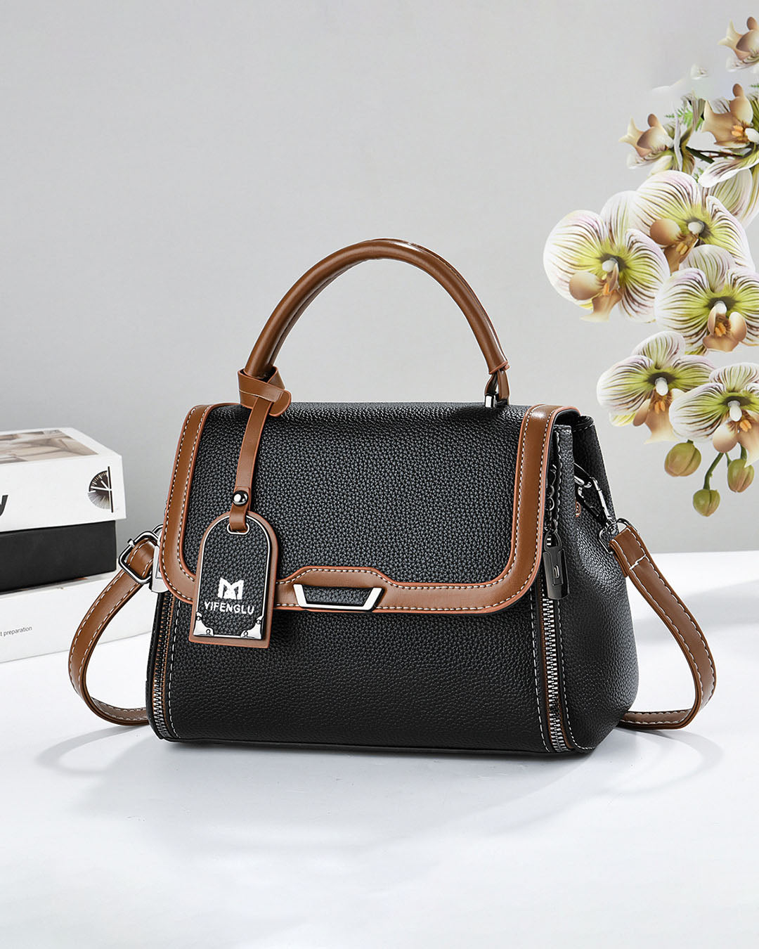 Crossbody color combinado con marron