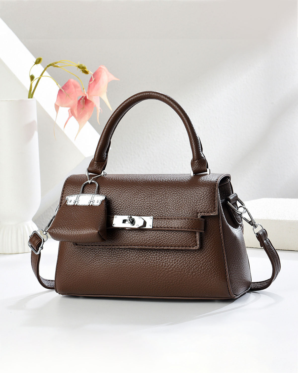 Cartera crossbody con carterita mini decorativa