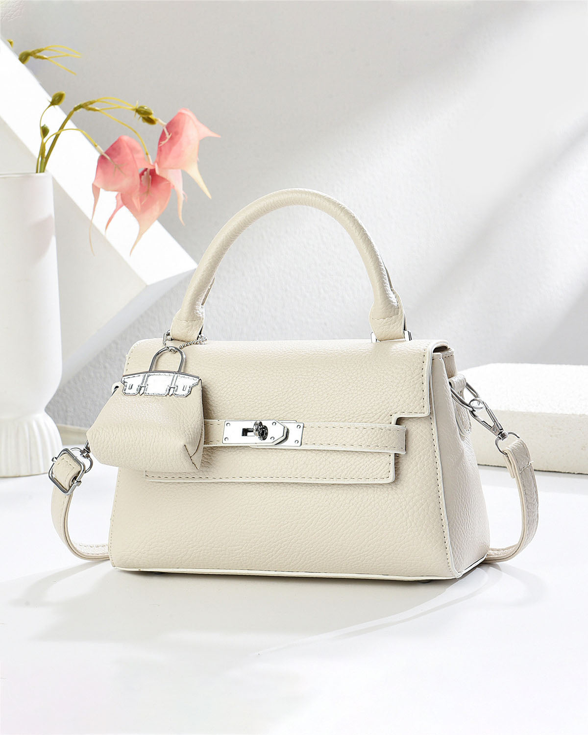 Cartera crossbody con carterita mini decorativa