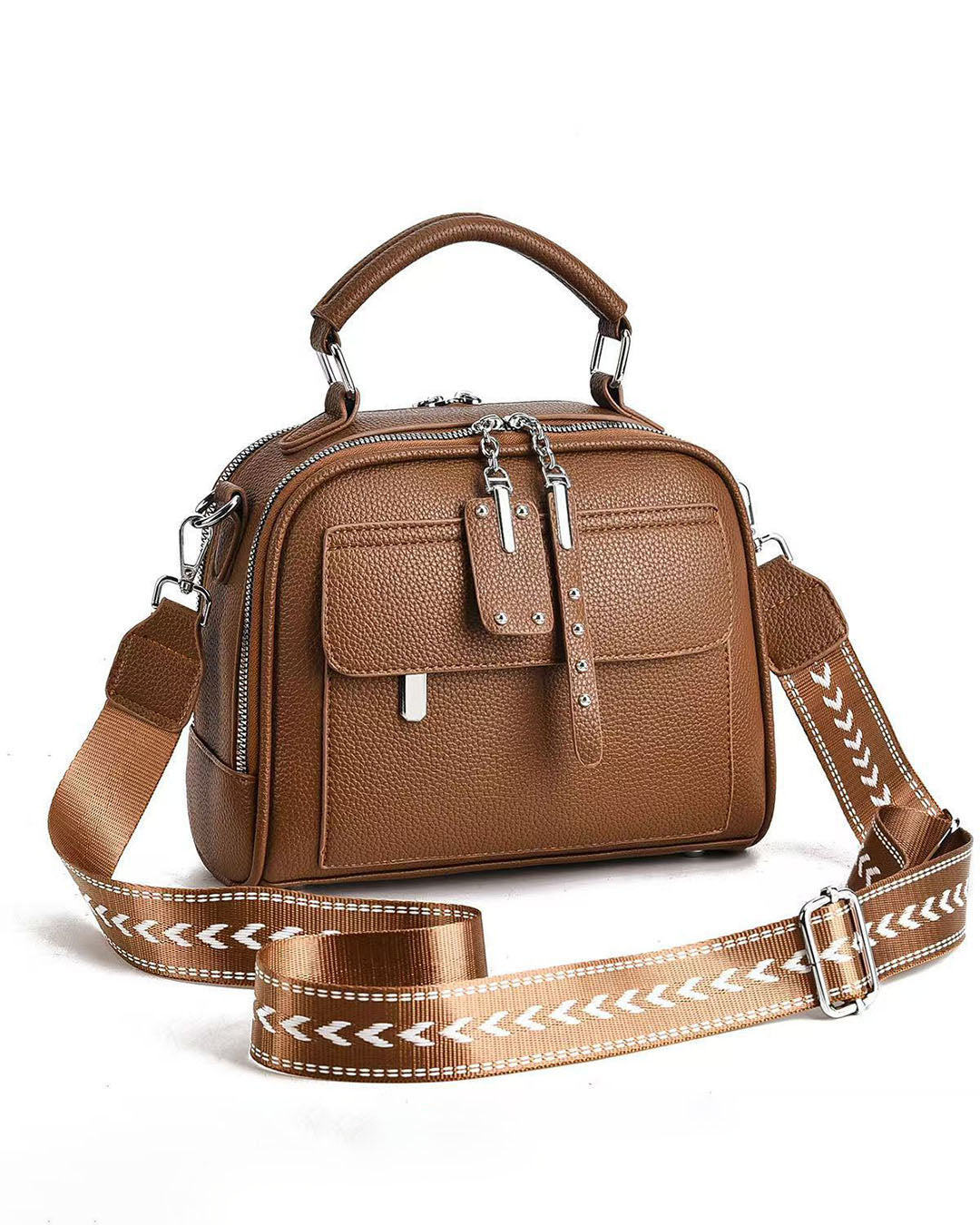 Mini cartera con tiro en tela y detalles en plateado
