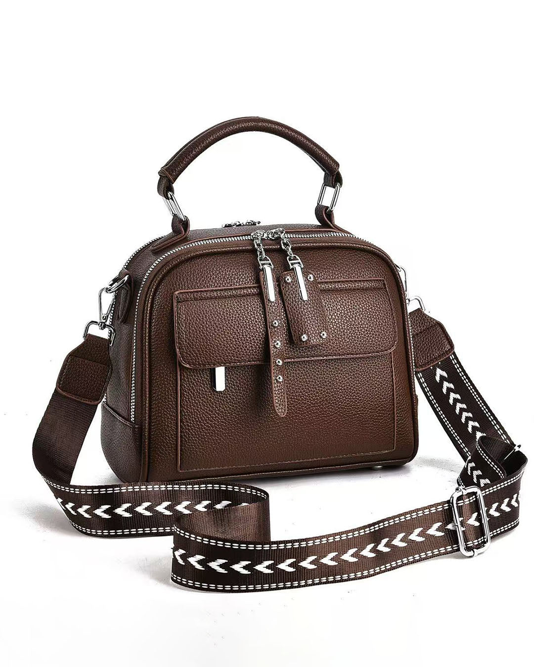 Mini cartera con tiro en tela y detalles en plateado