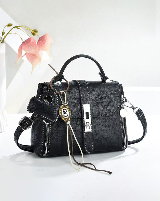 Crossbody con llavero colgante