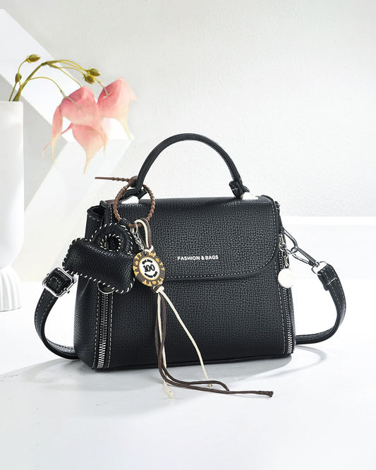 Crossbody con llavero colgante divertido
