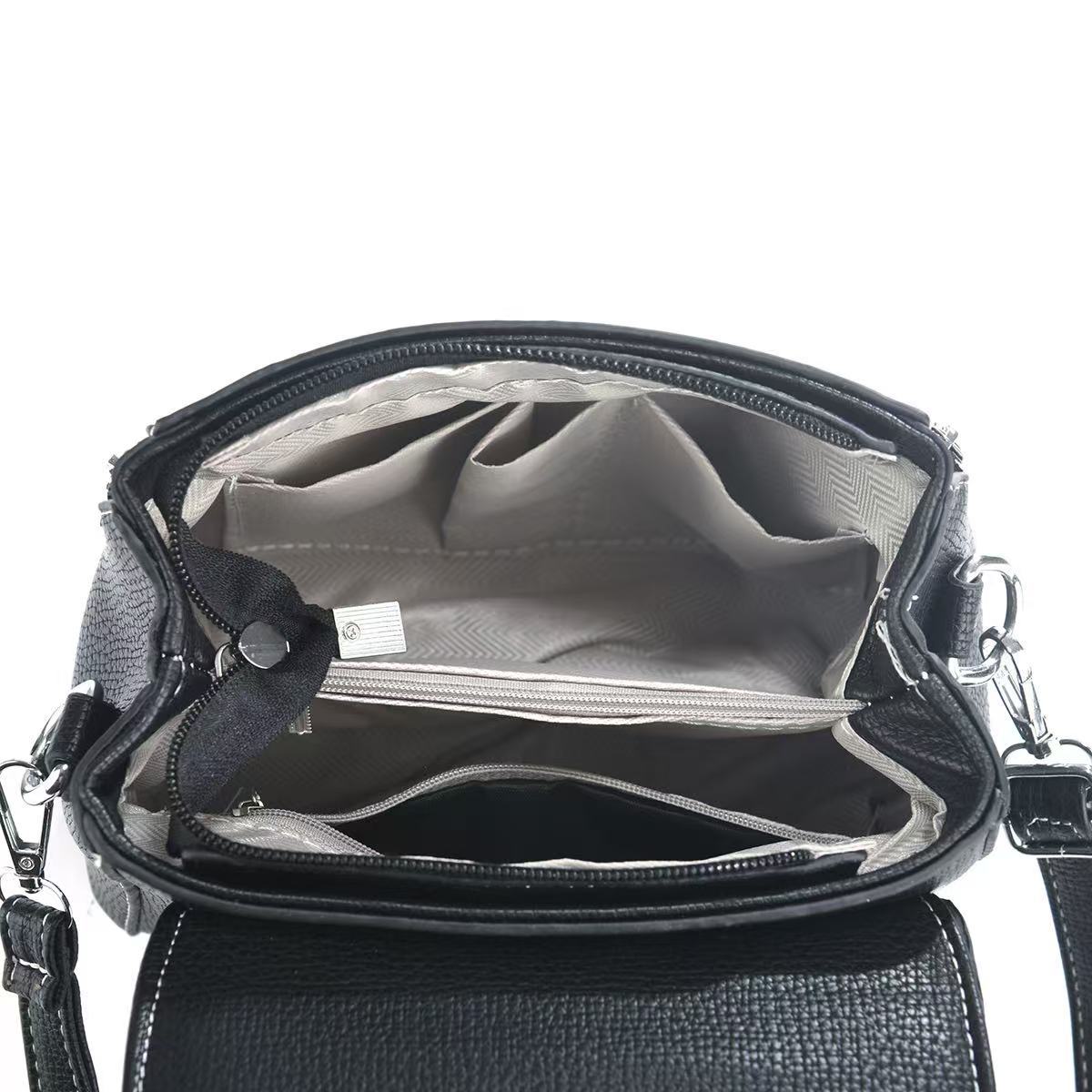 Crossbody con llavero colgante divertido