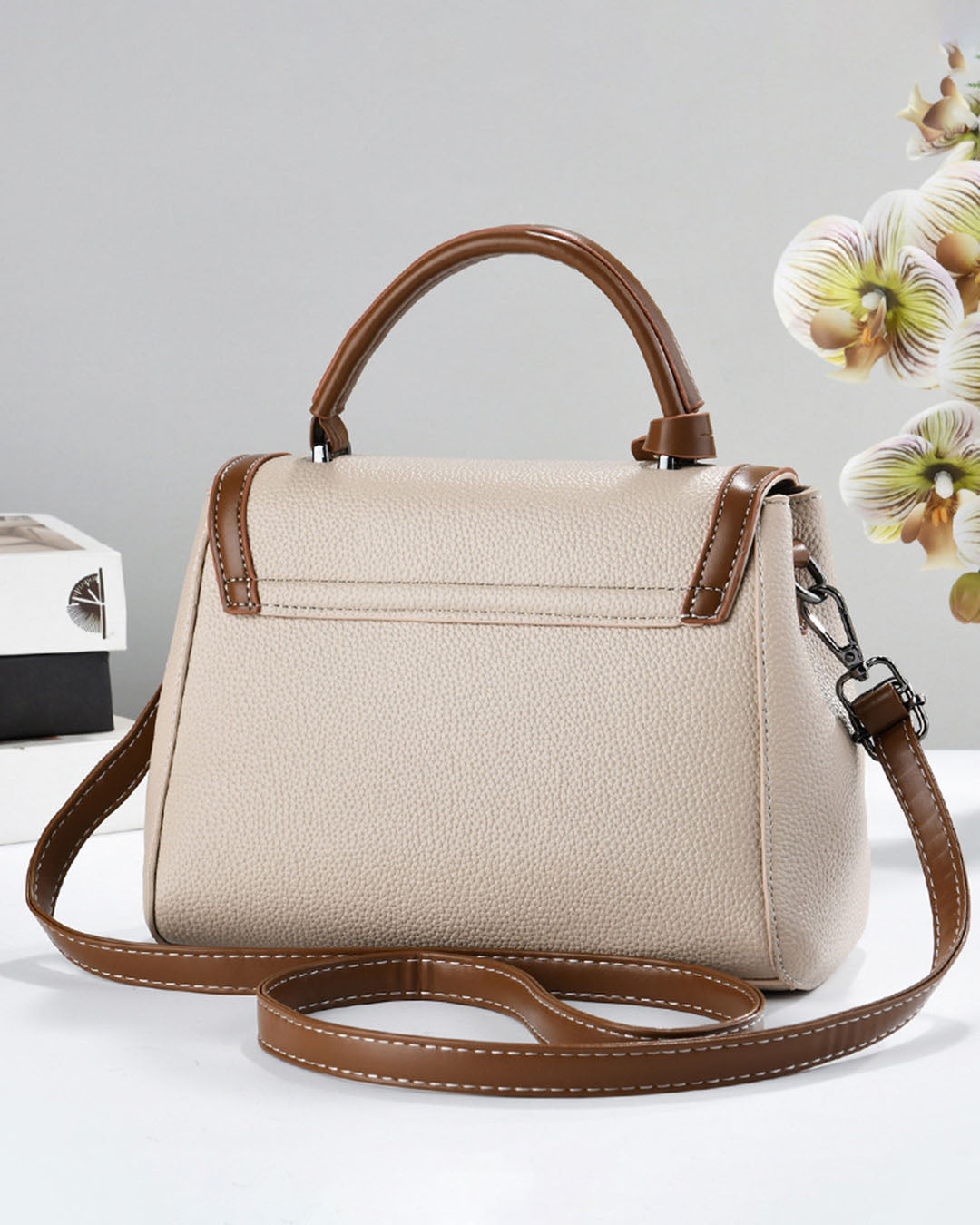 Crossbody color combinado con marron