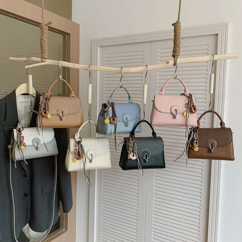 Crossbody con llavero colgante
