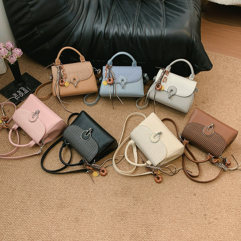 Crossbody con llavero colgante
