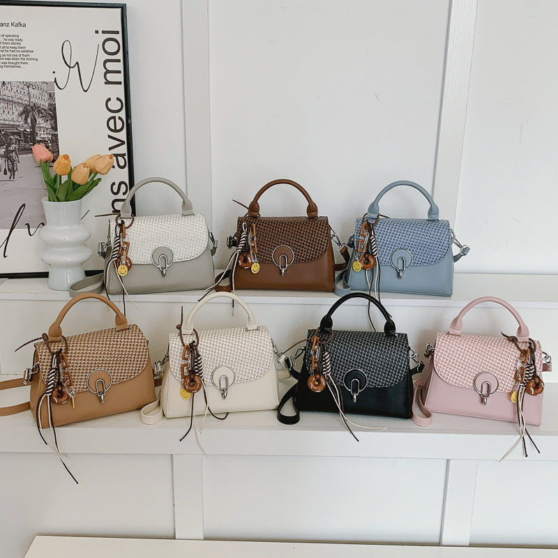 Crossbody con llavero colgante