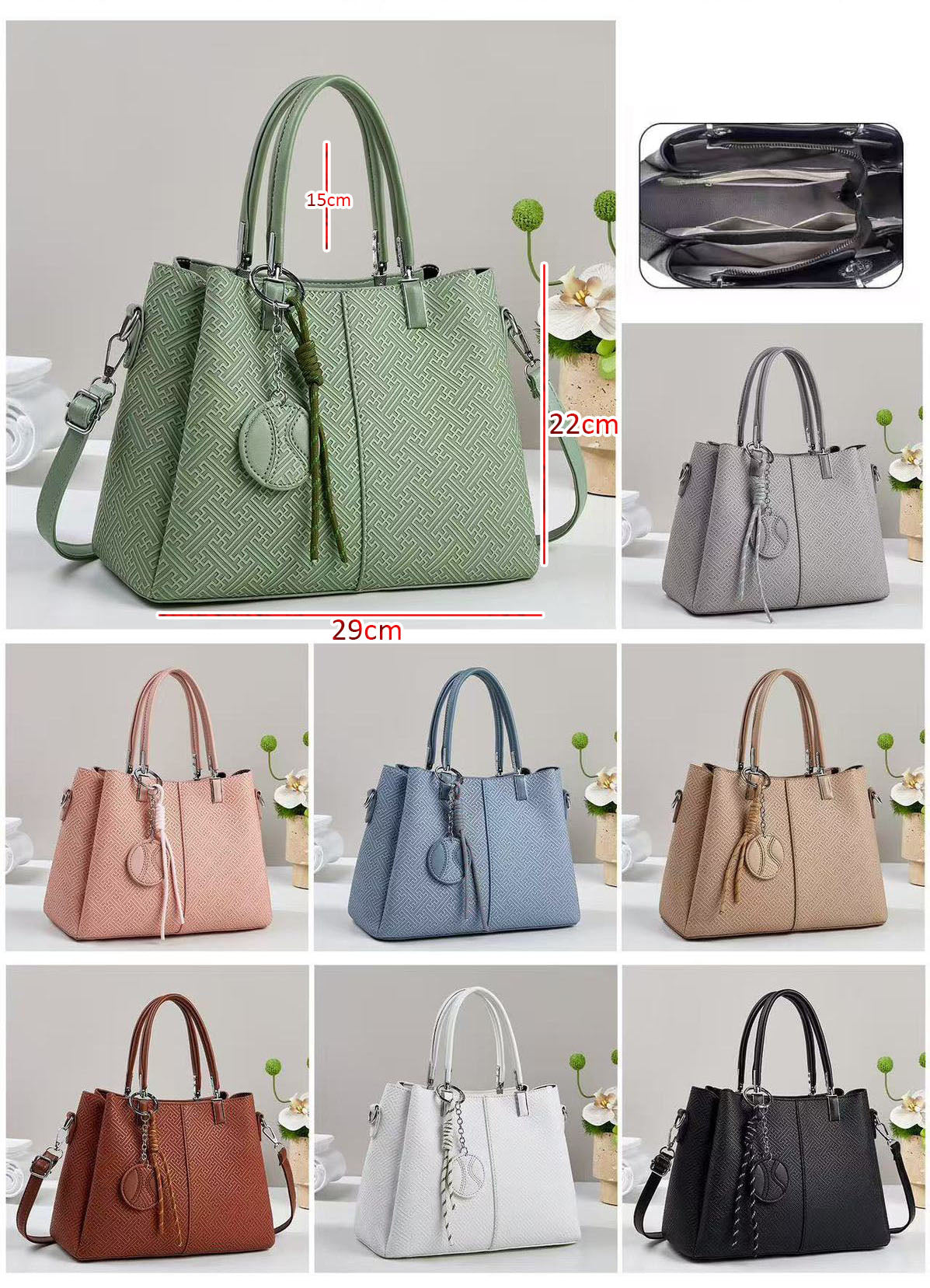 Bolso Tote de Lujo con Textura Geométrica y Colgante decorativo