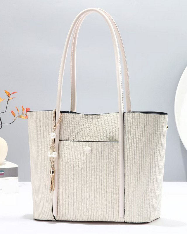 Bolso tote de cuero sintético con diseño simple y elegante