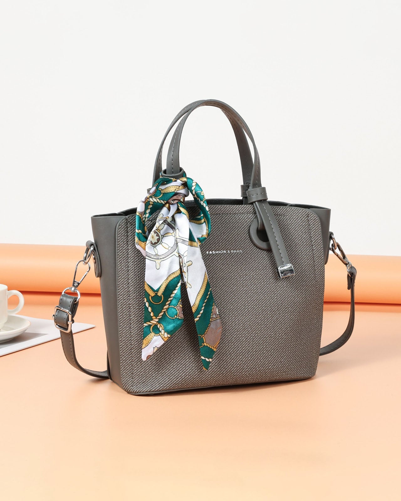 Black Friday • MiniBag con bufanda moda casual