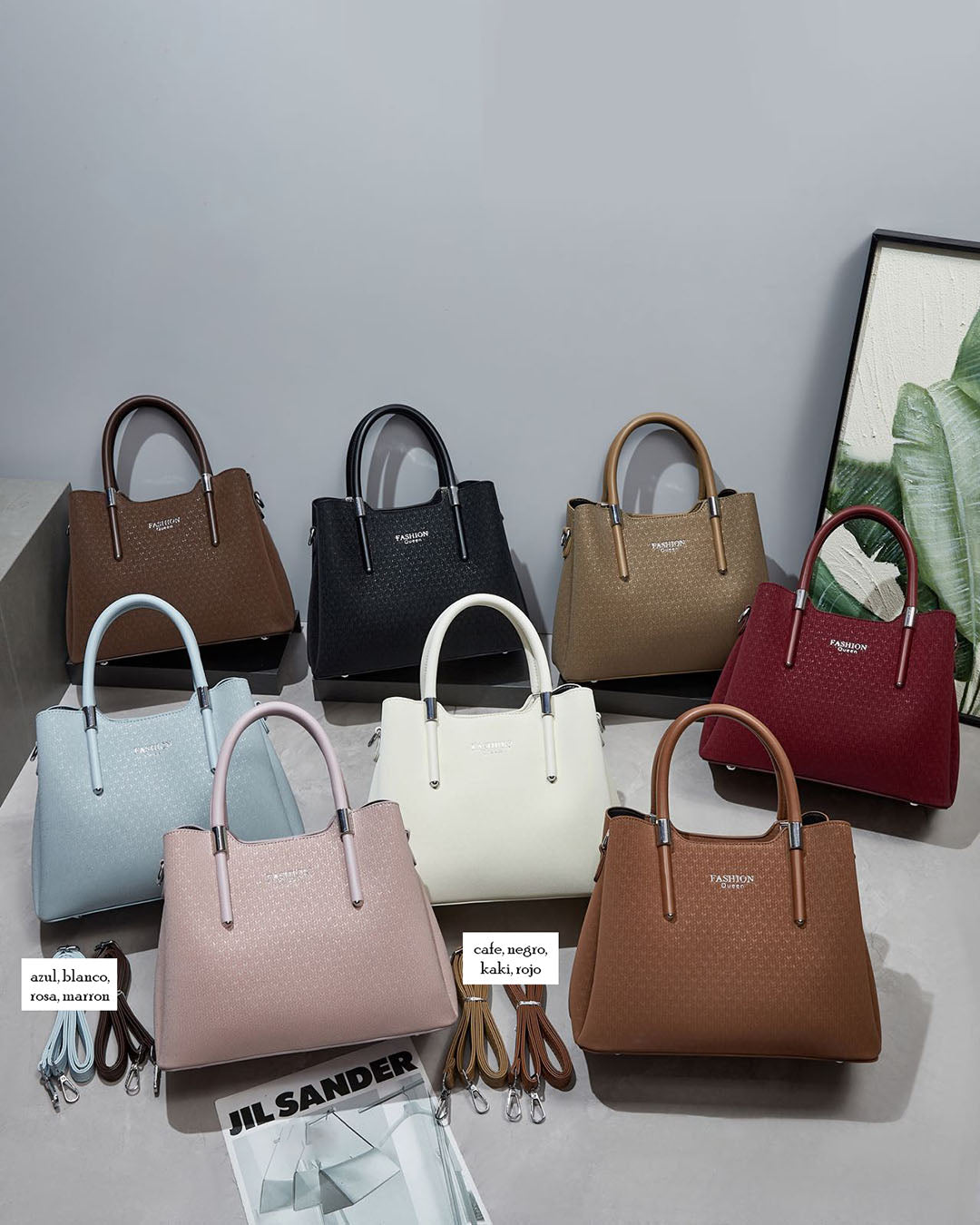 Cartera mediana con detalles en plateado