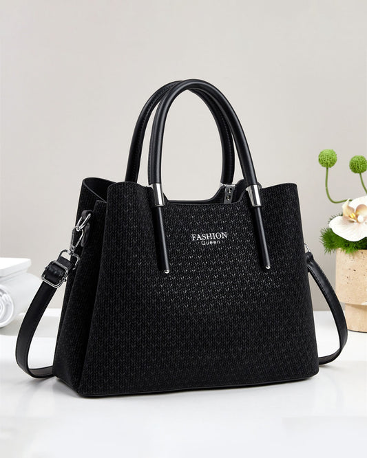 Cartera mediana con detalles en plateado