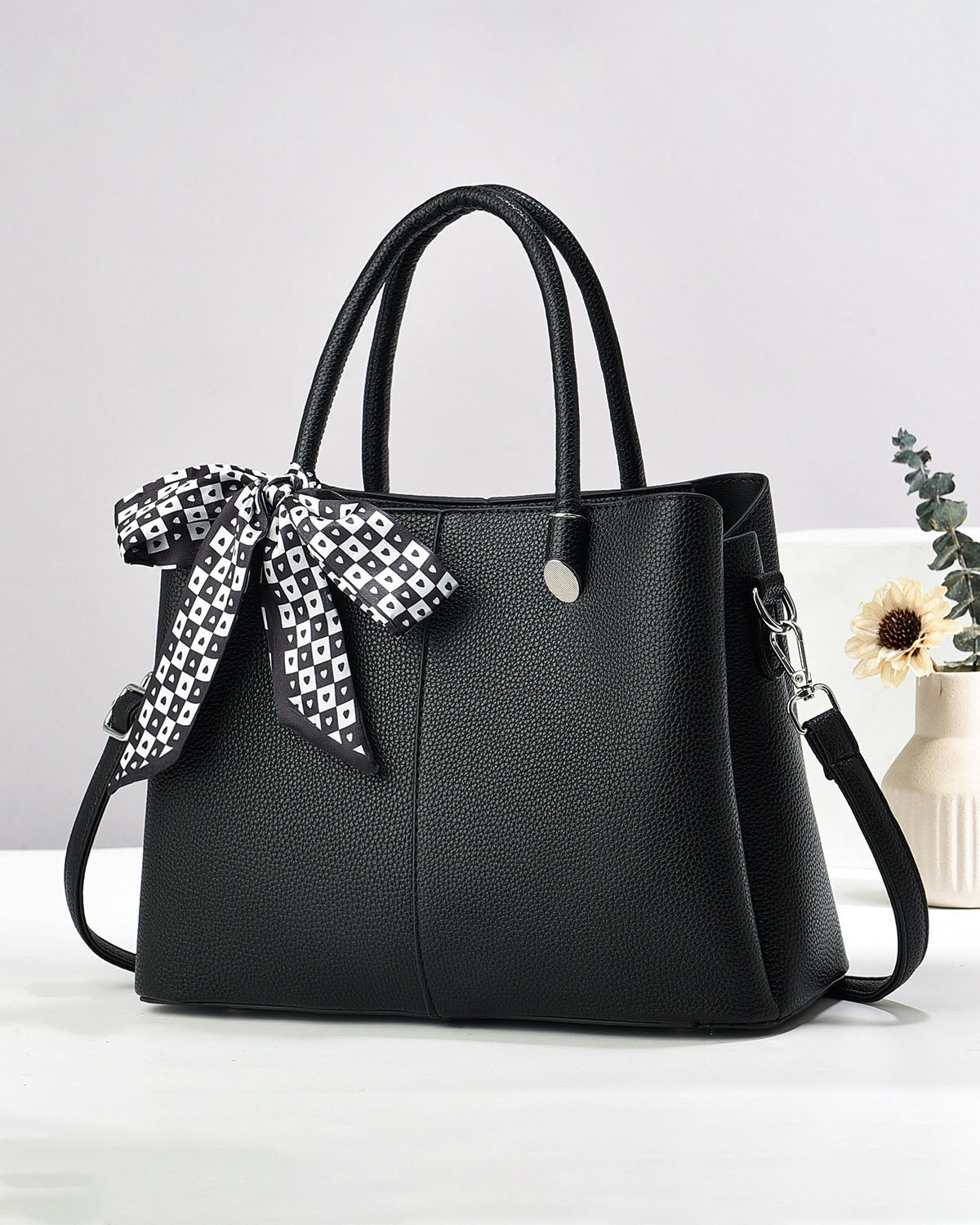 💕Oferta ¡San Valentín! 💕 • Cartera mediana con detalles en dorado y bufanda decorativa