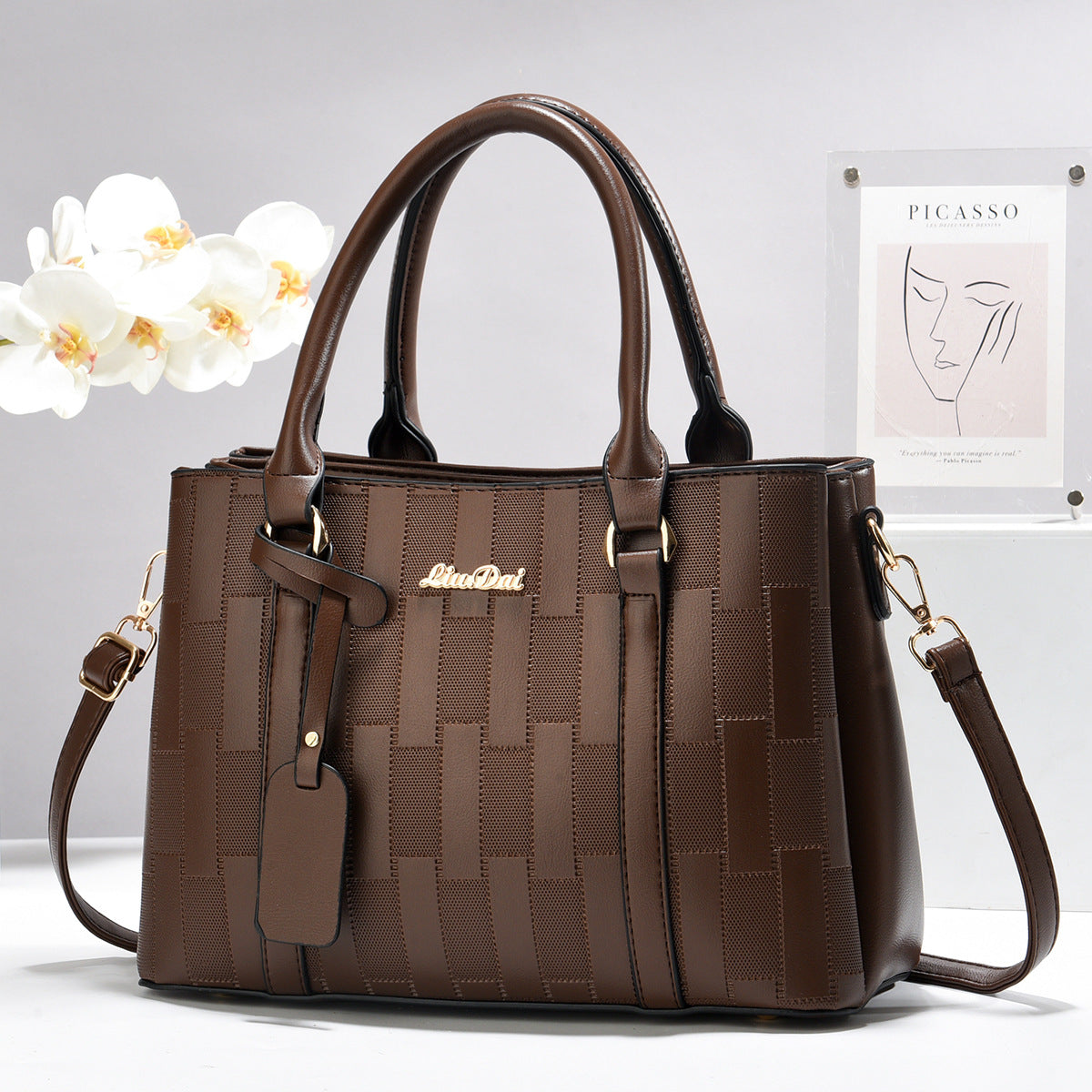 Cartera mediana con estilo ejecutivo