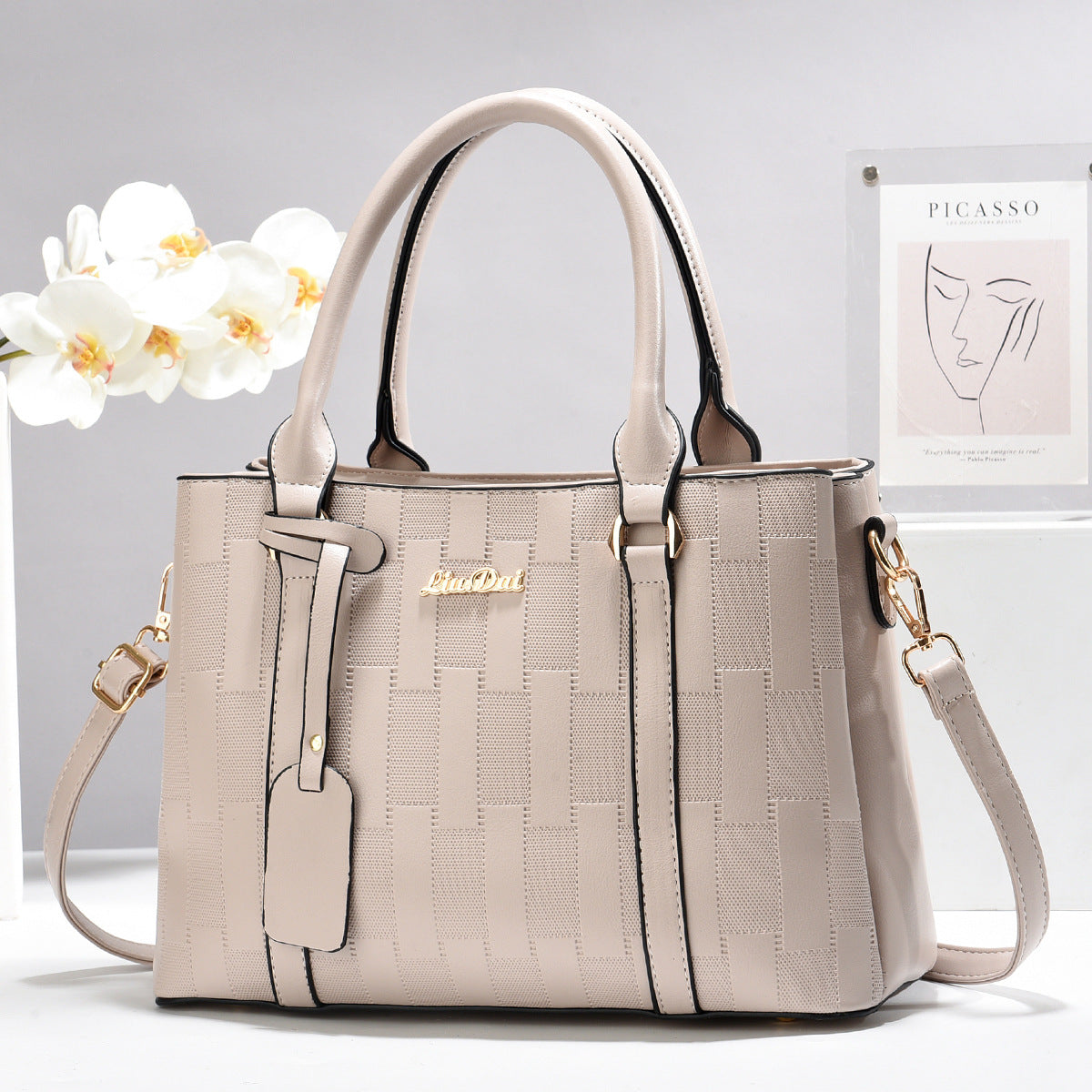 Cartera mediana con estilo ejecutivo