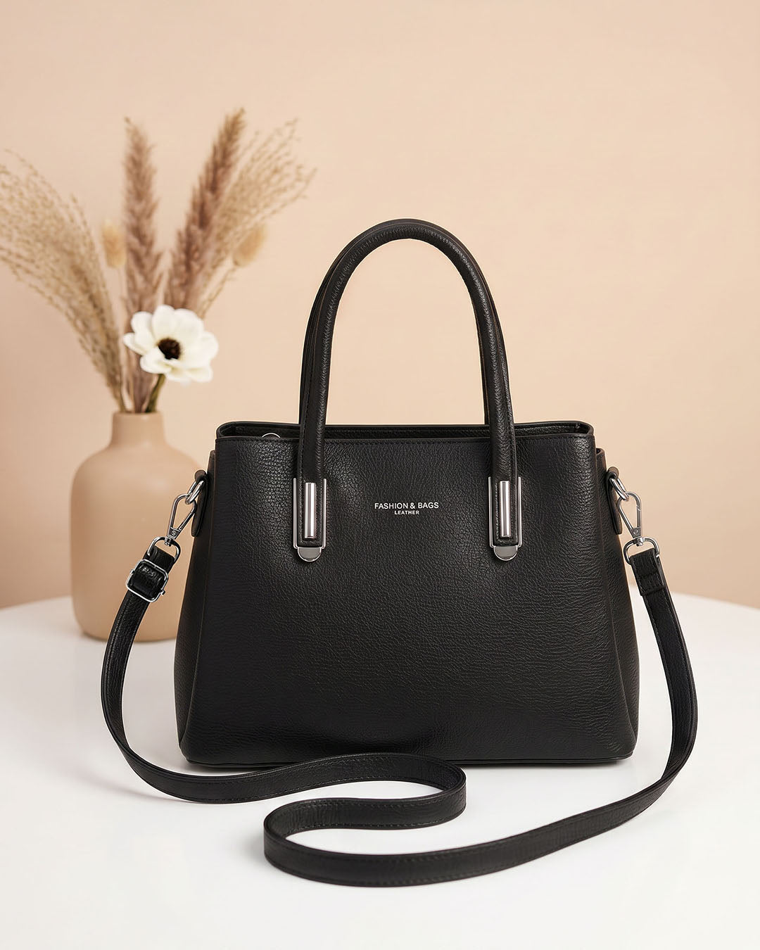 Bolso de mano mediana con correa ajustable para el hombro