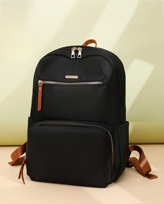 Mochila mediana de formato rectangular para uso diario