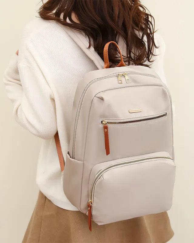 Mochila mediana de formato rectangular para uso diario