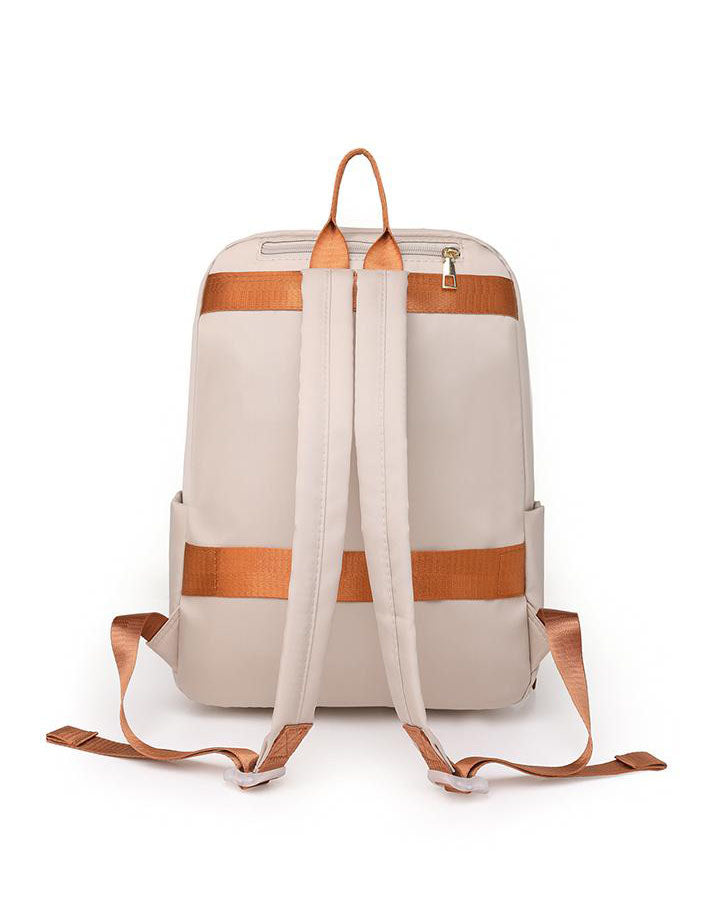 Mochila mediana de formato rectangular para uso diario