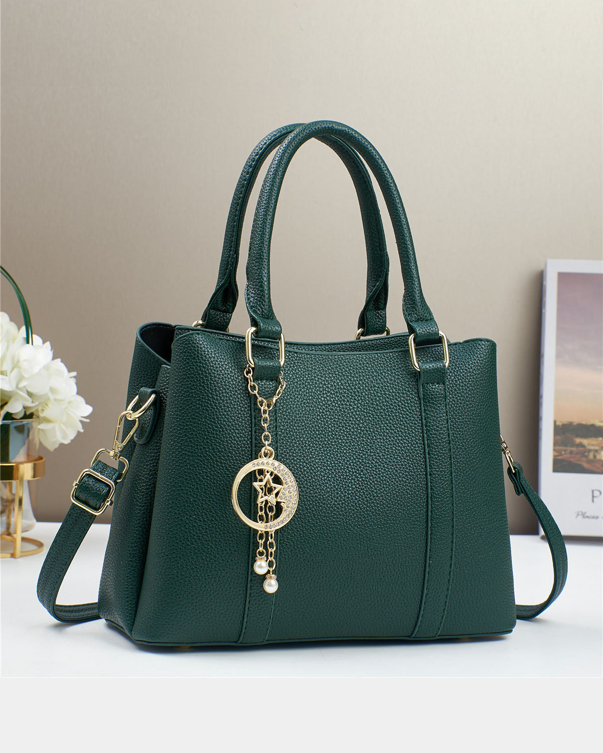 Cartera mediana con llavero