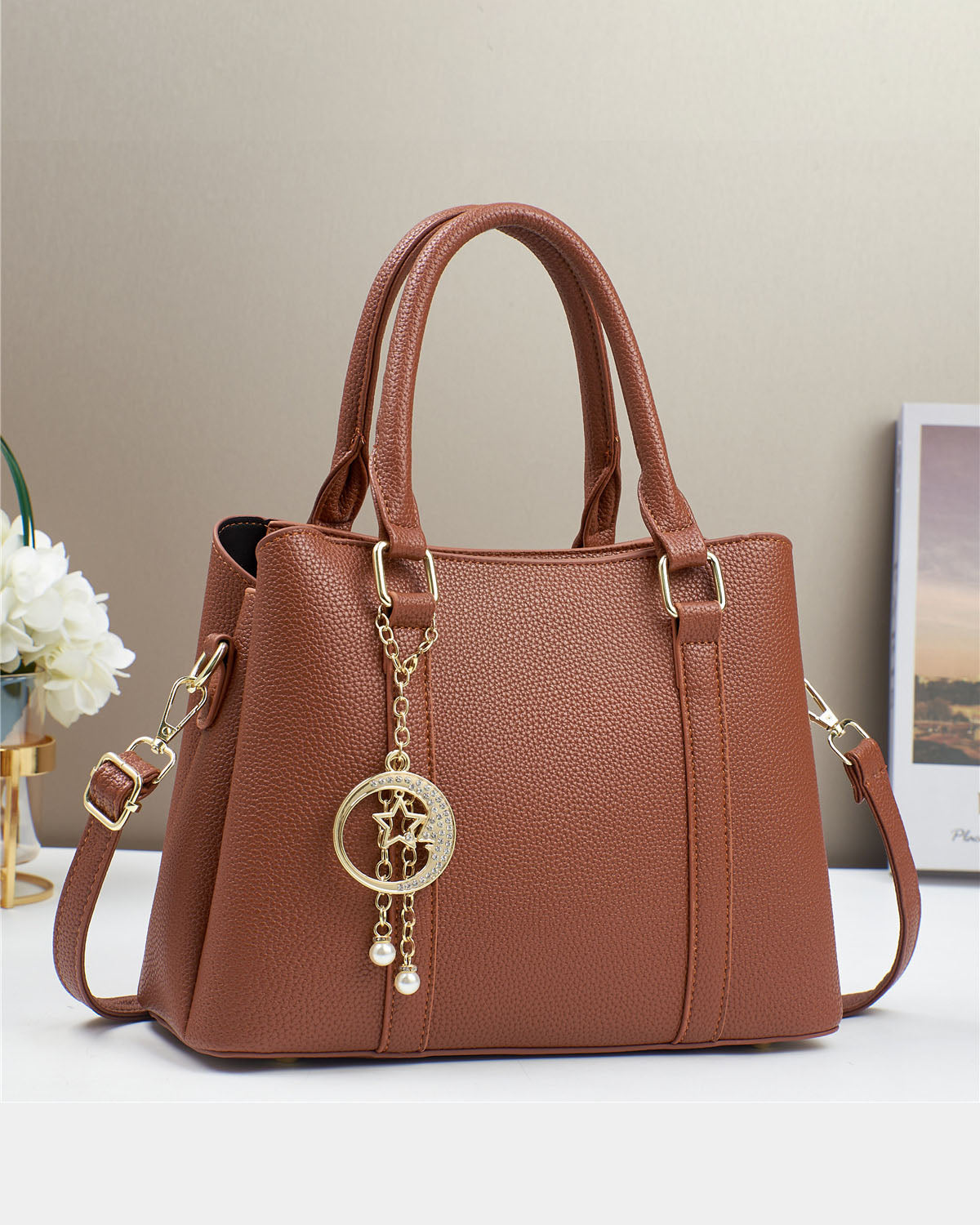 Cartera mediana con llavero
