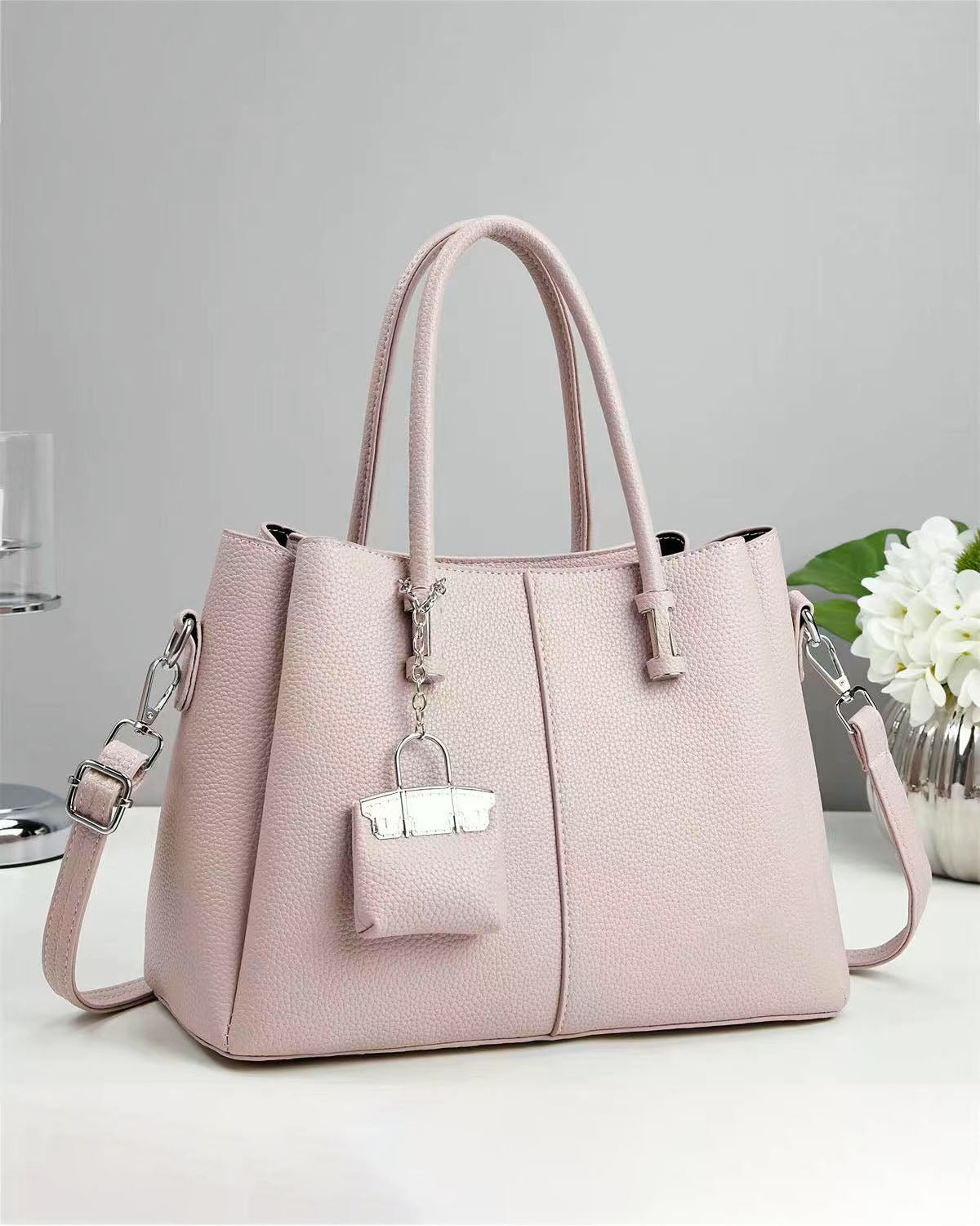 Cartera mediana con llavero de cartera