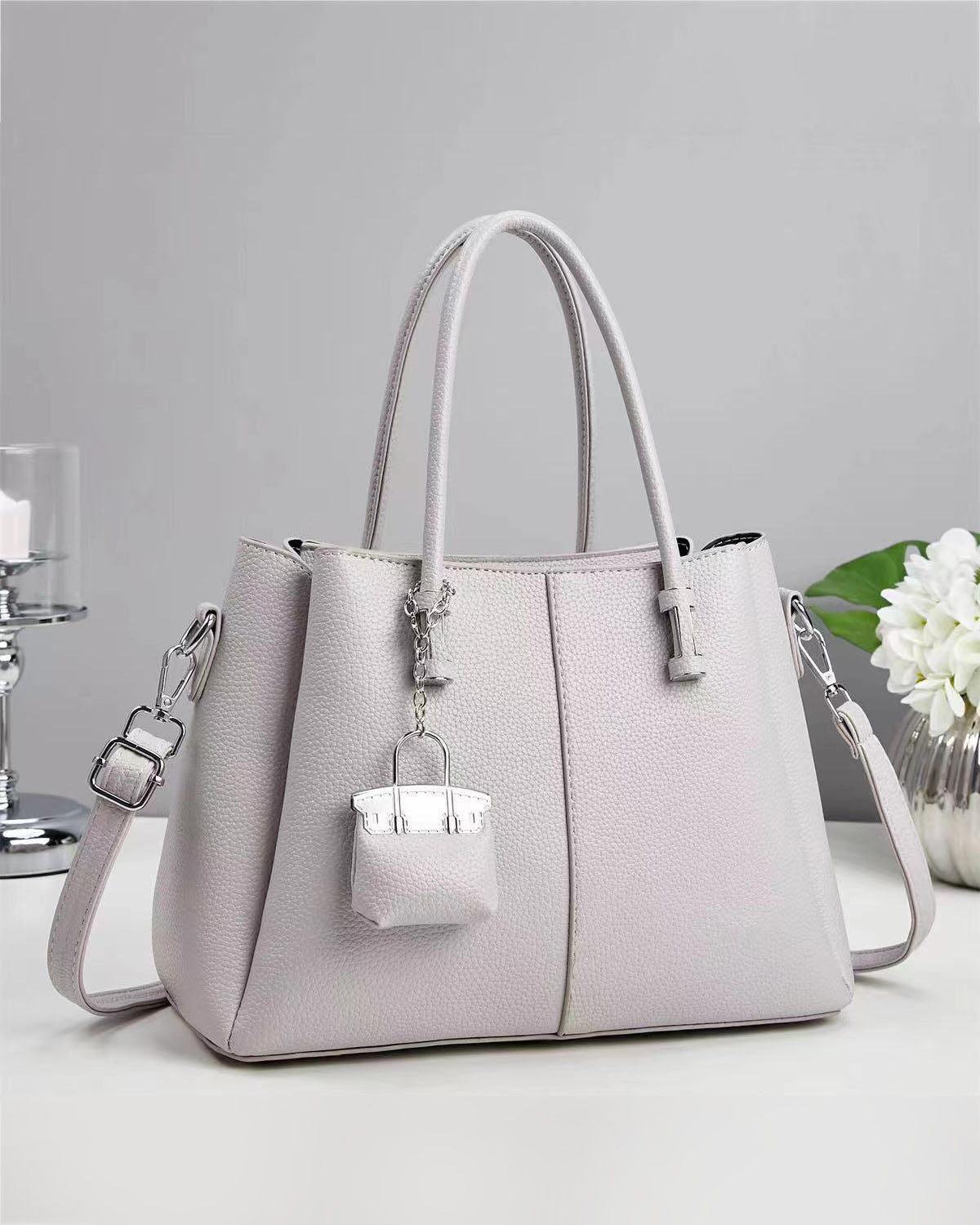 Cartera mediana con llavero de cartera