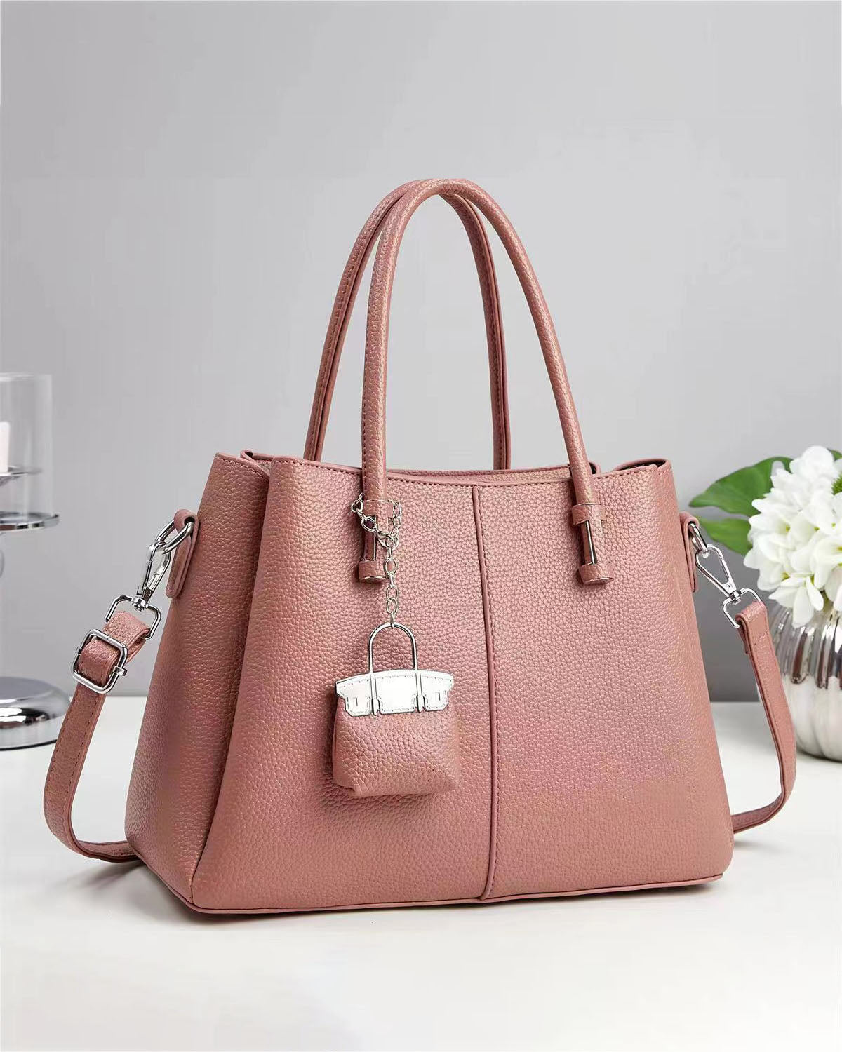 Cartera mediana con llavero de cartera