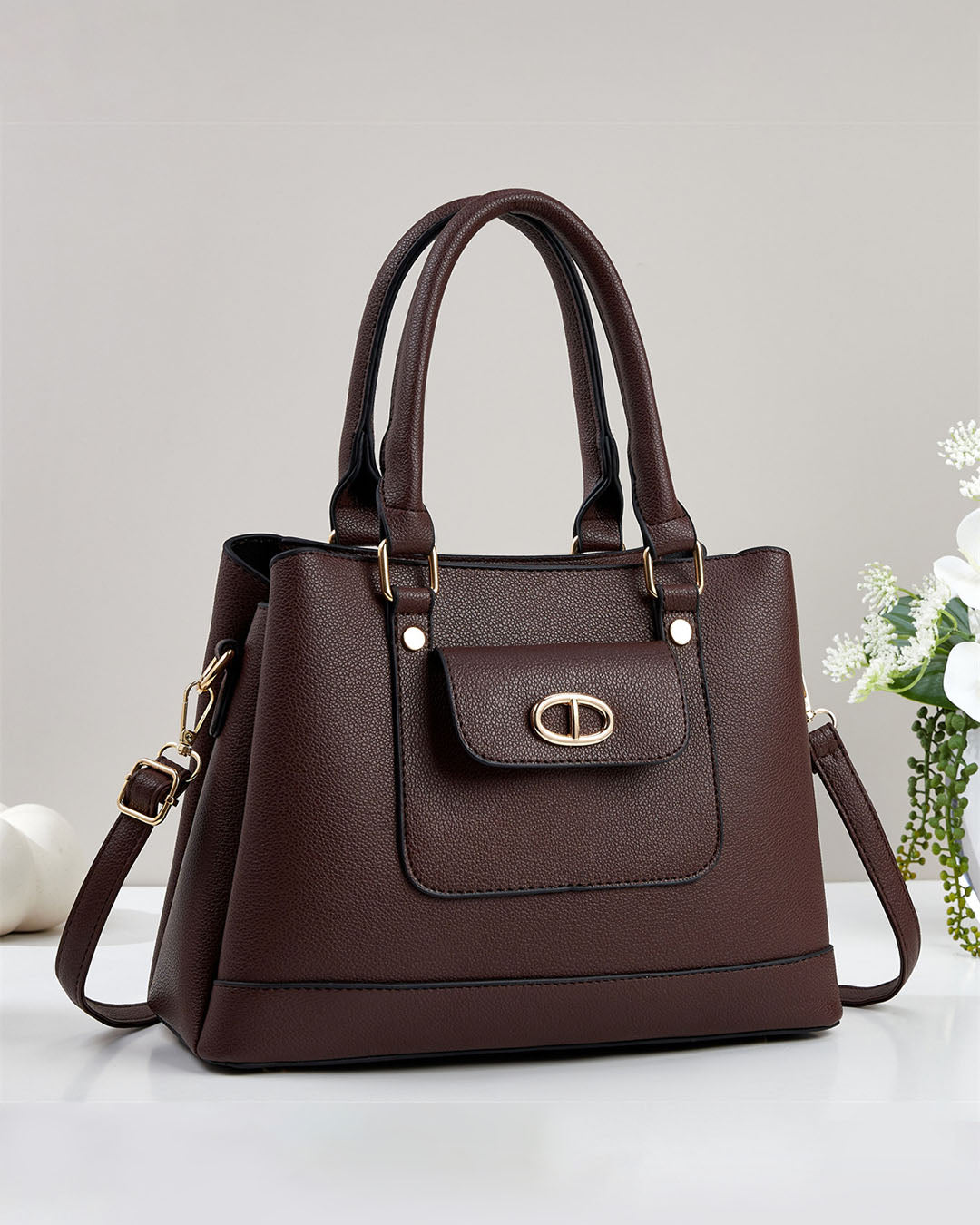 Cartera mediana con bolsillo frontal y correa larga desmontable