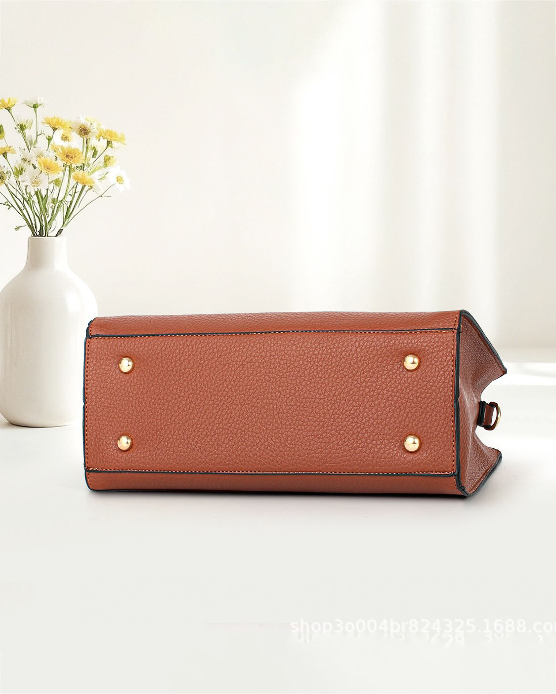 Cartera compacta de forma cuadrada