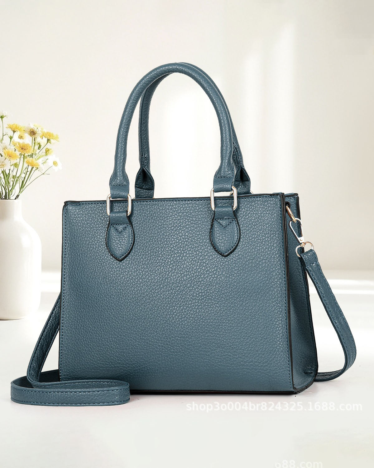 Cartera compacta de forma cuadrada