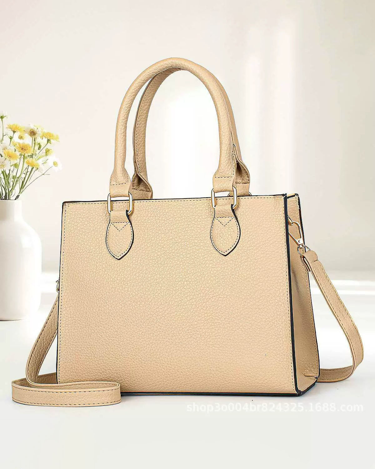 Cartera compacta de forma cuadrada
