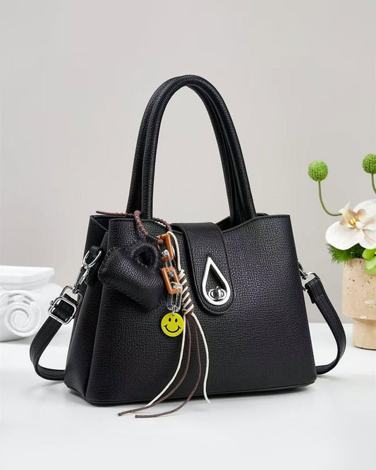 💕Oferta ¡San Valentín! 💕 • Bolso de tamaño mediana con adorno frontal color metálico