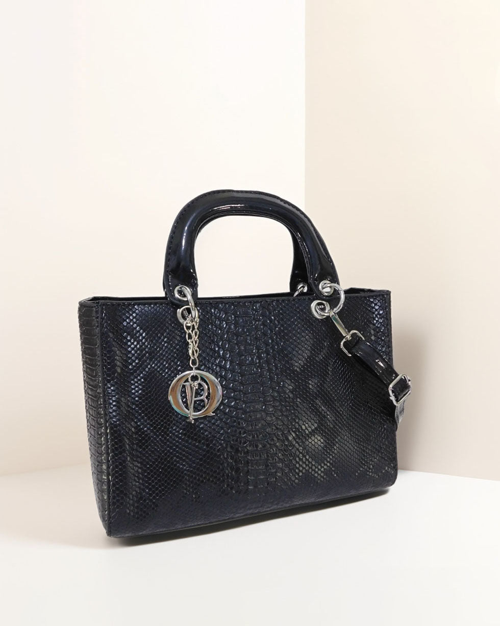 ✨ Oferta • Bolso Texturizado con Acabados Dorados, tamaño mediano