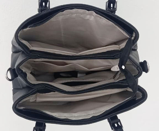 Bolso mediano con diseño de textura tejida