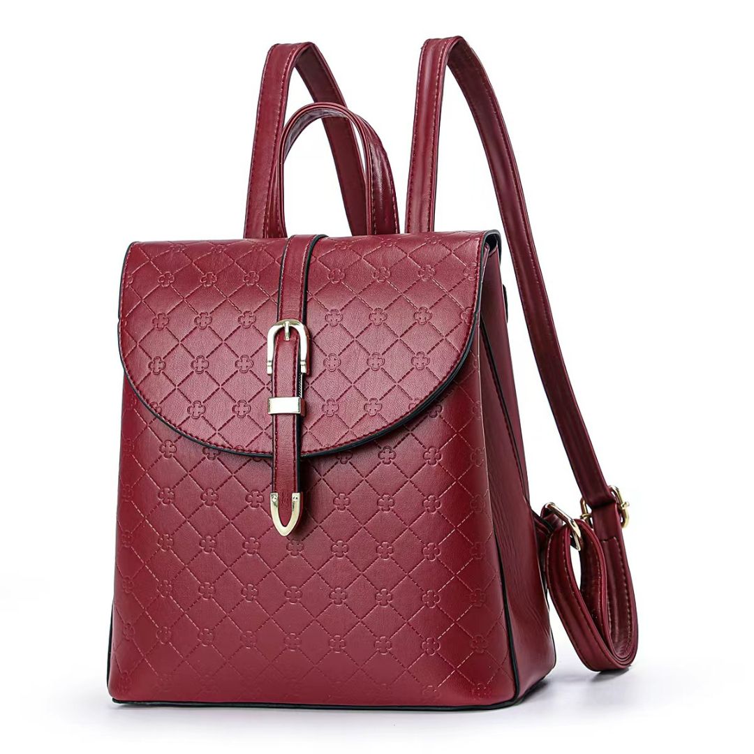 Oferta • Mochila mediana con detalles en dorado