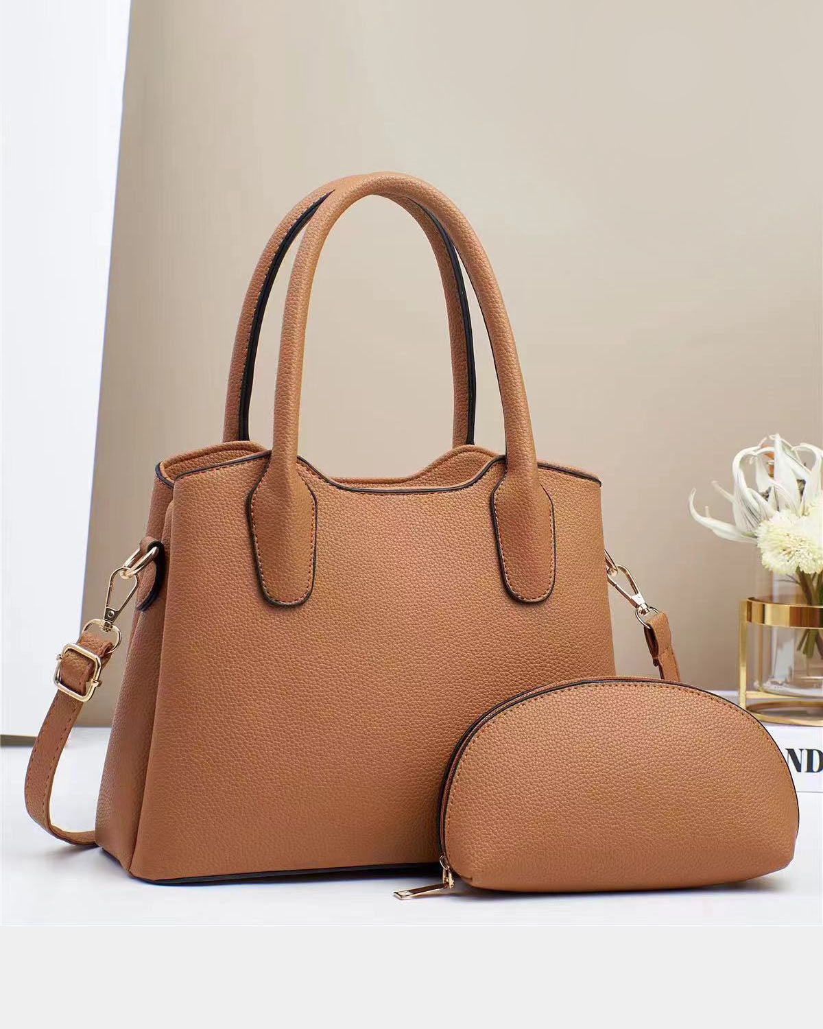 Cartera mediana con bolsito libre