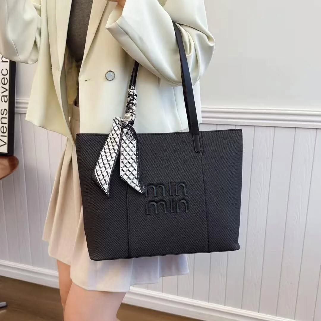 Black Friday • Cartera espaciosa con bufanda