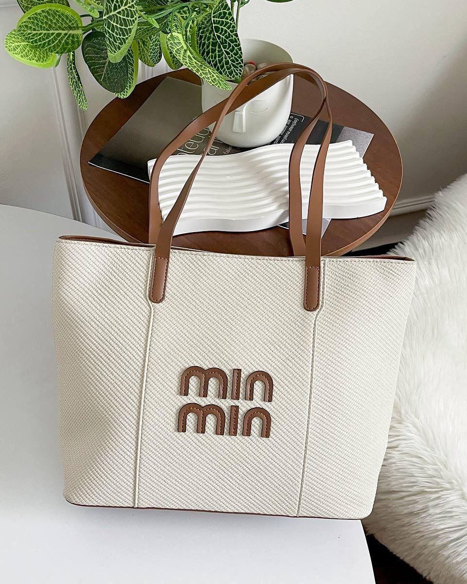 Black Friday • Cartera espaciosa con bufanda