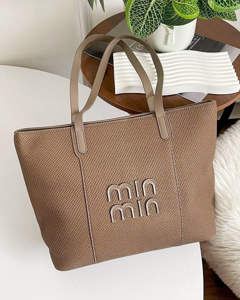 Black Friday • Cartera espaciosa con bufanda
