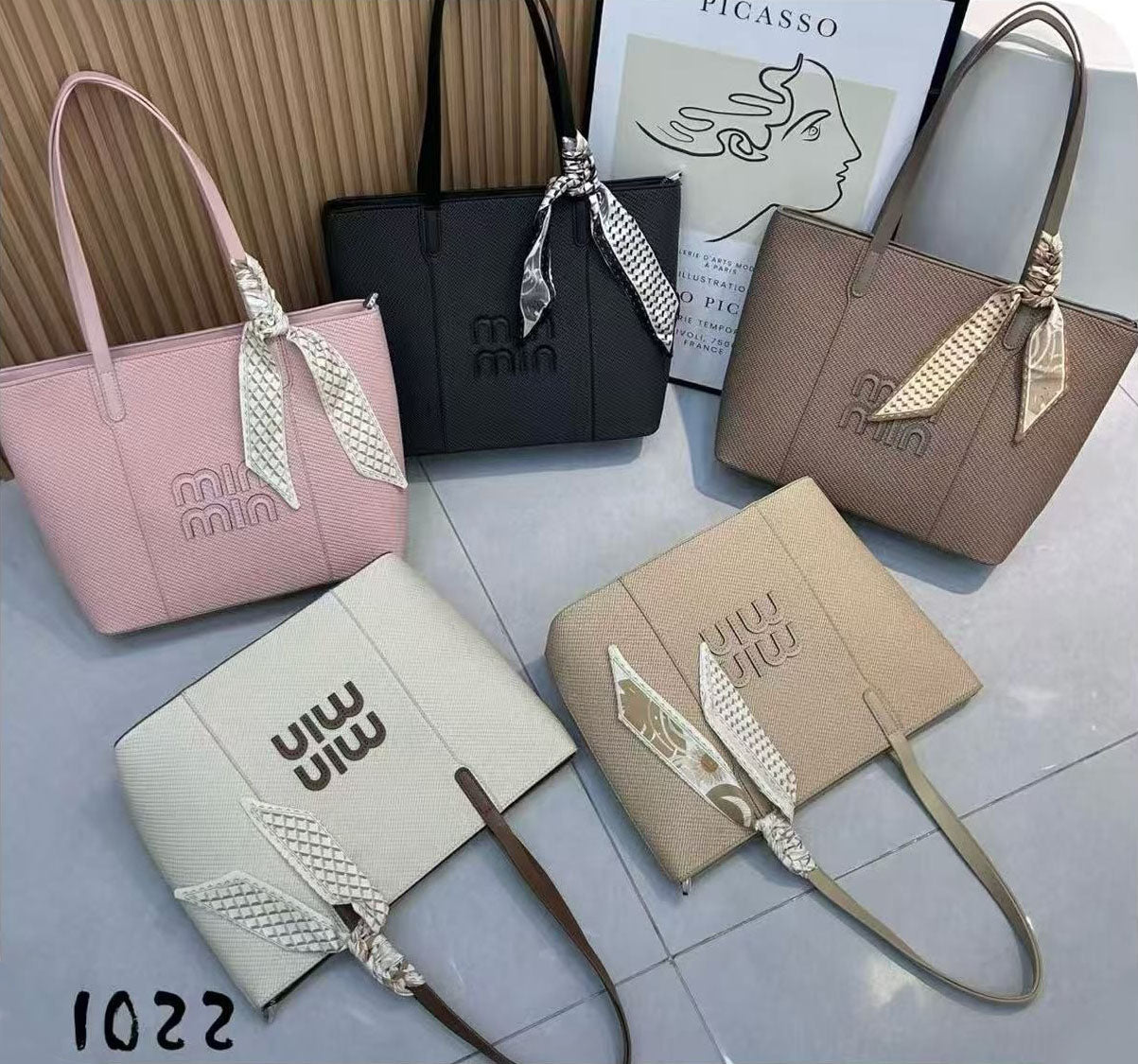 Black Friday • Cartera espaciosa con bufanda