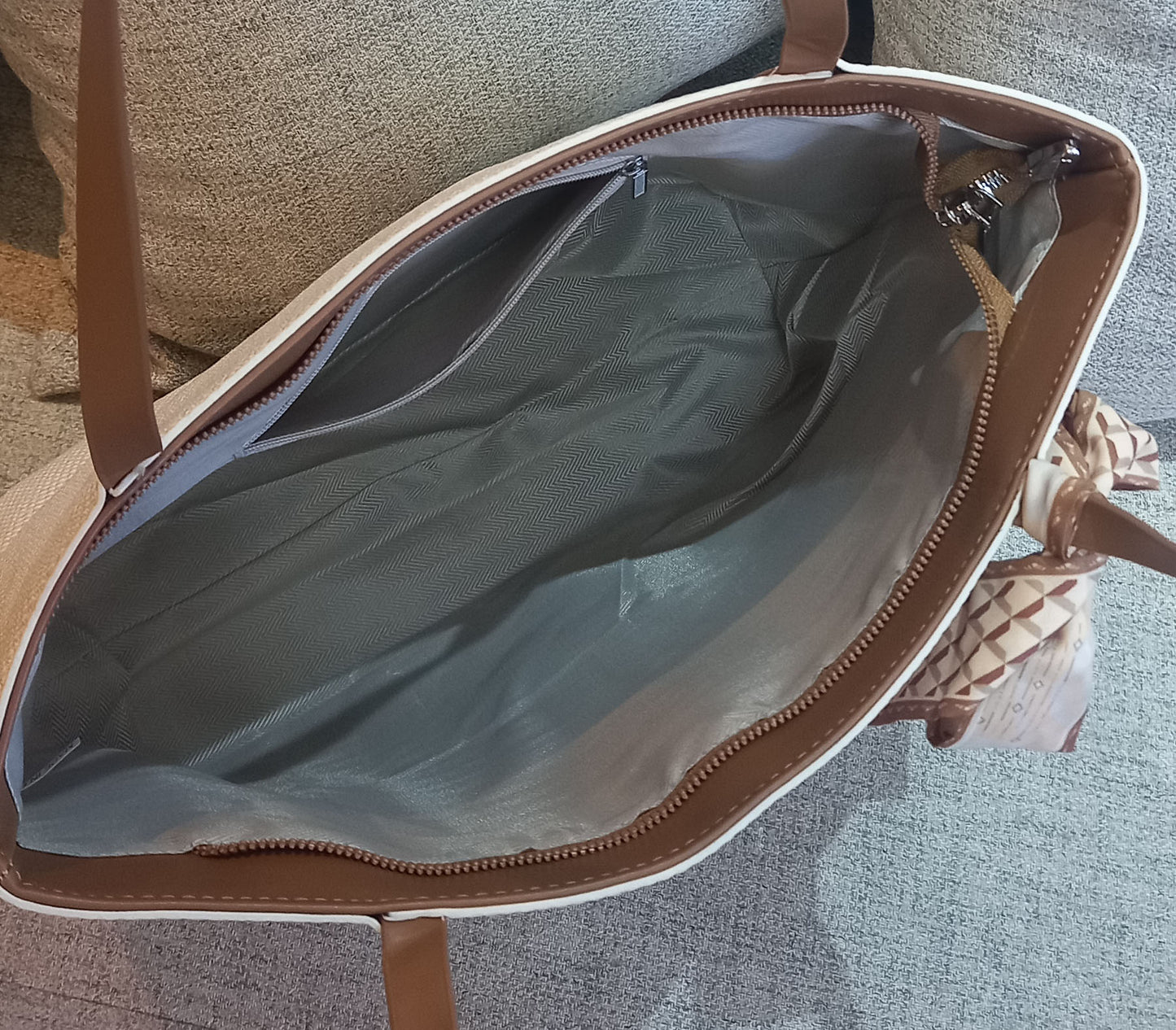 Black Friday • Cartera espaciosa con bufanda