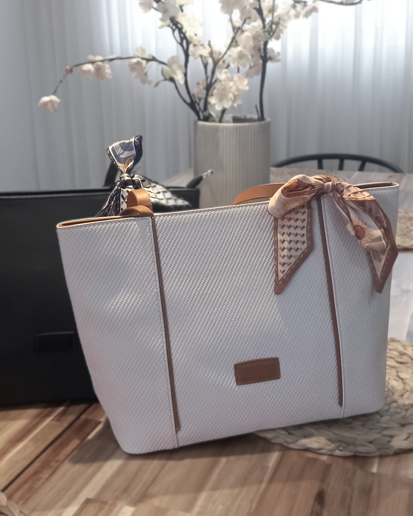 Black Friday • Cartera espaciosa con bufanda