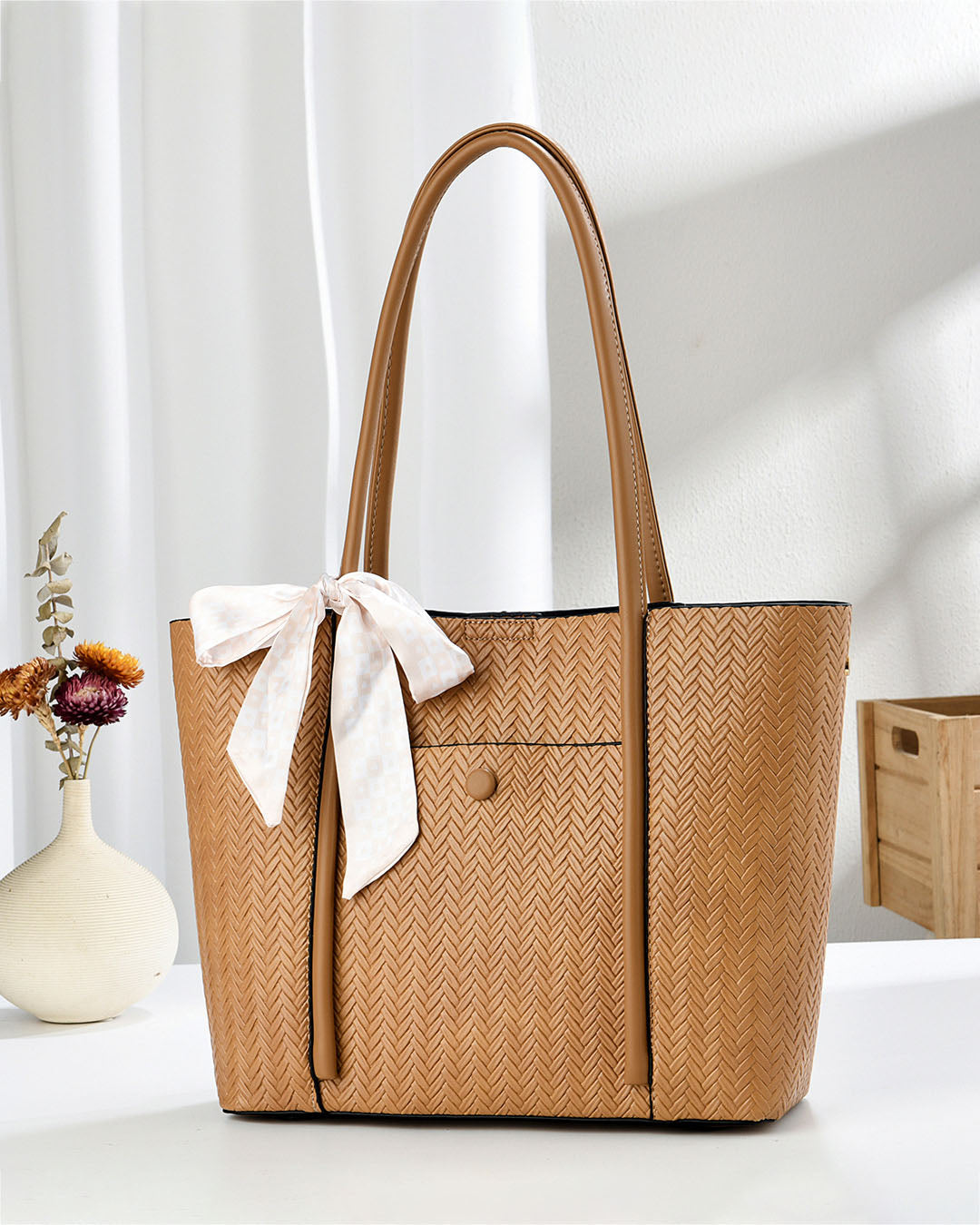 Bolso tote de hombro para mujer con diseño trenzado y lazo decorativo