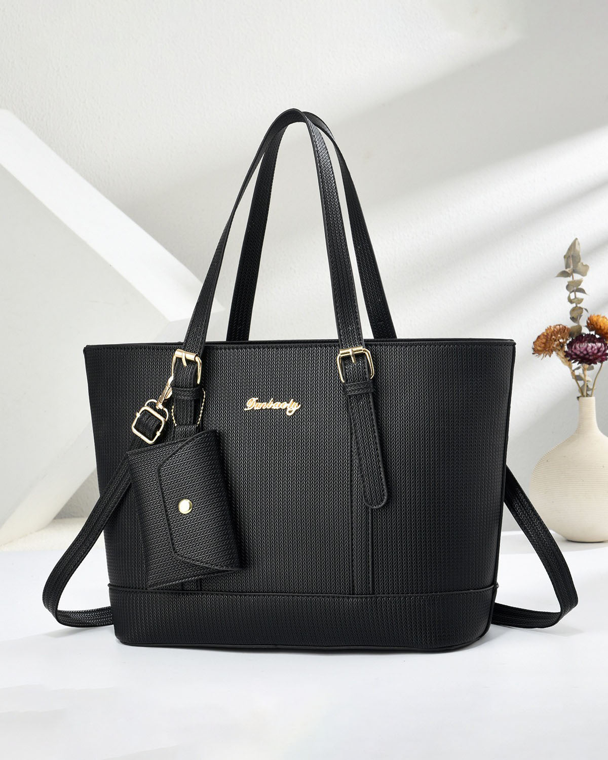Conjunto de bolso de moda con bolso espacioso con accesorio colgante